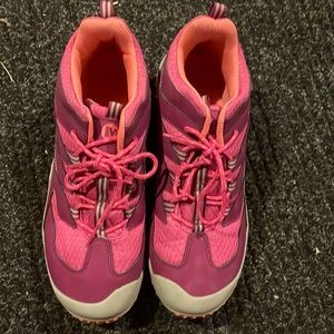 Girls Merrell hiking boot size 6.5